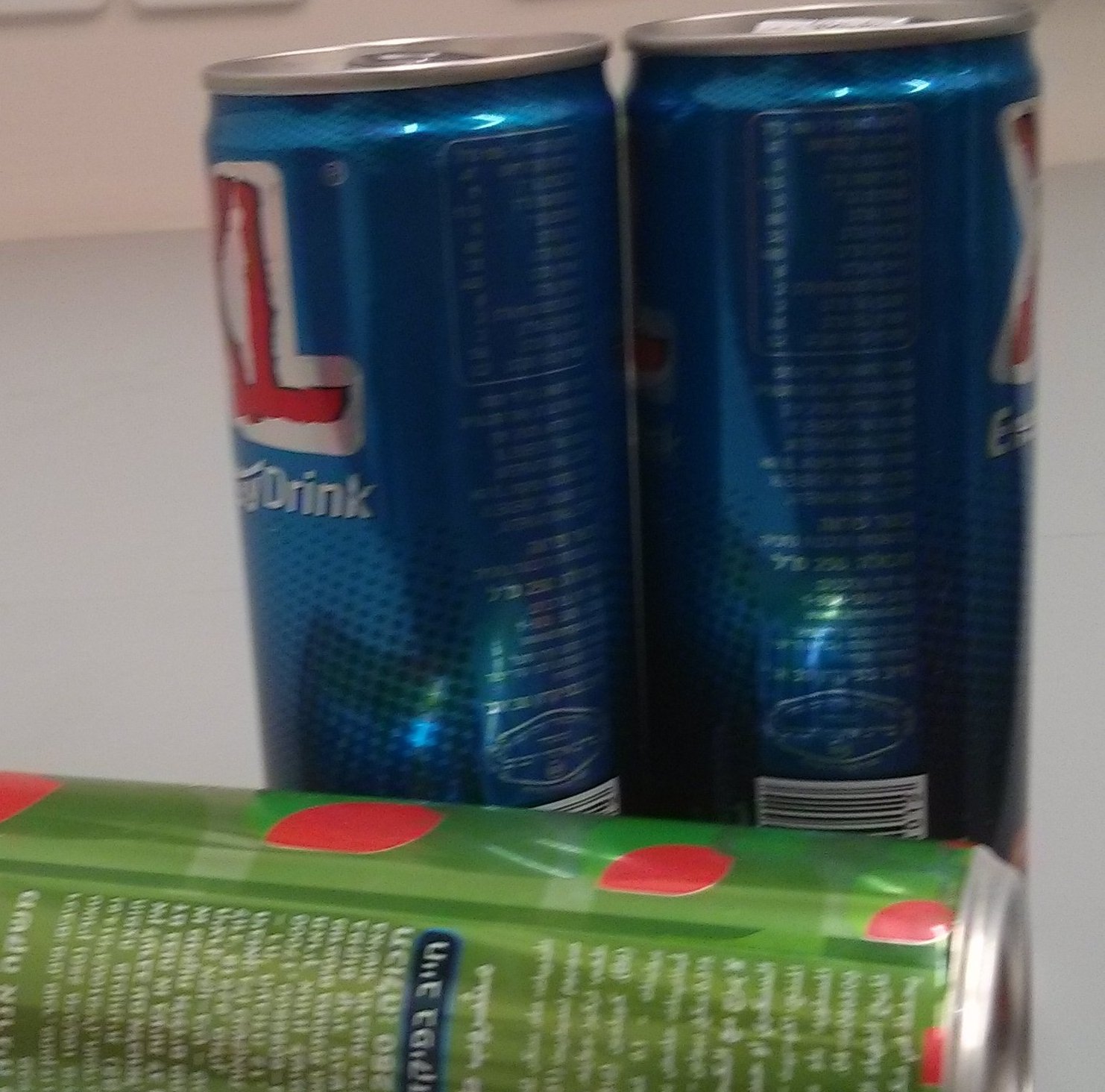 פחיות משקה אנרגיה